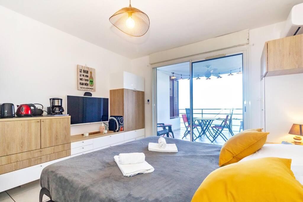 Oceanides - Studio Renove Avec Magnifique Vue Mer - Saint-Gilles-Les-Bains Exteriér fotografie