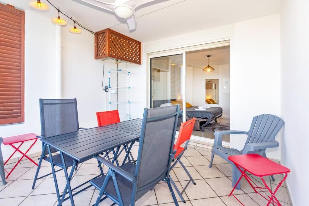 Oceanides - Studio Renove Avec Magnifique Vue Mer - Saint-Gilles-Les-Bains Exteriér fotografie