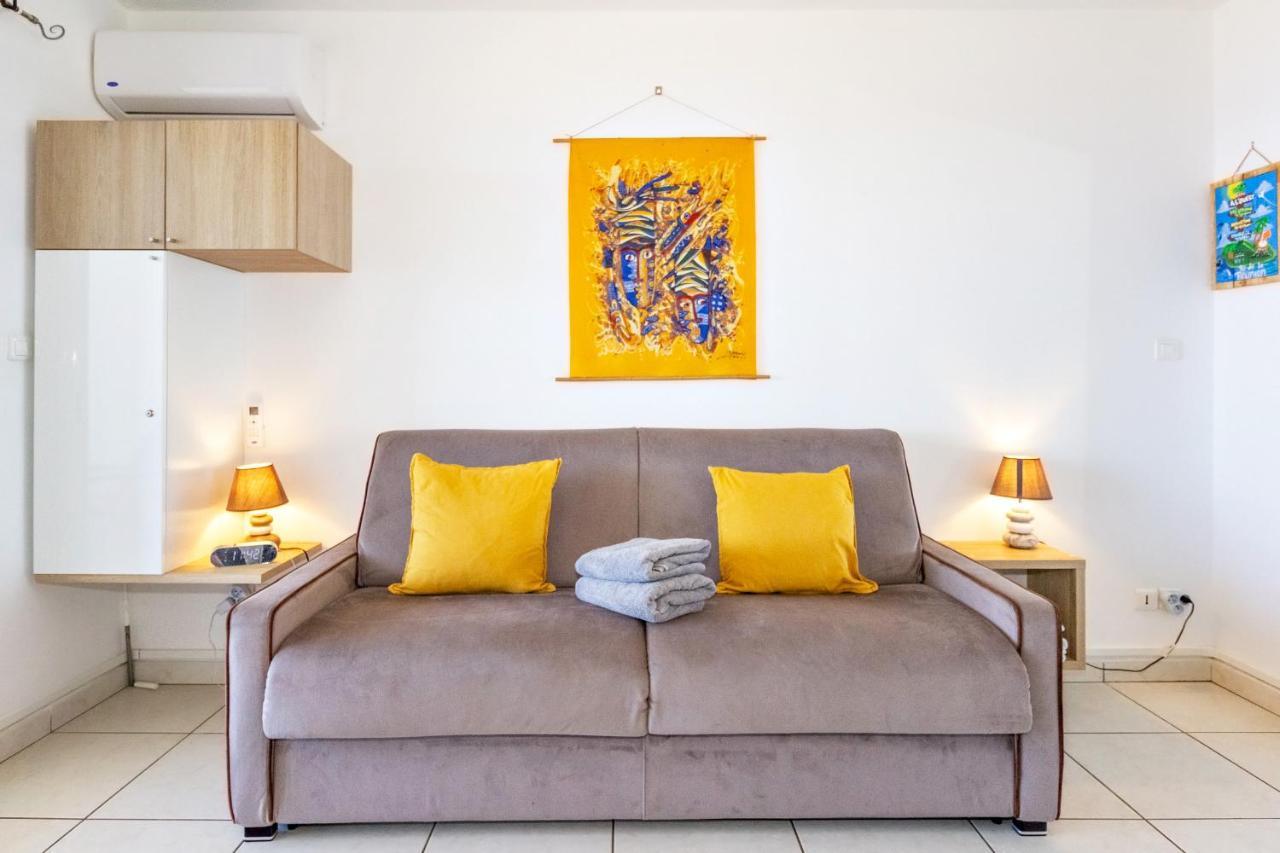 Oceanides - Studio Renove Avec Magnifique Vue Mer - Saint-Gilles-Les-Bains Exteriér fotografie